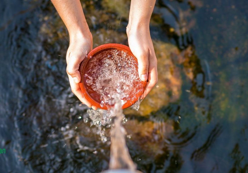 Подуването на корема - вода
