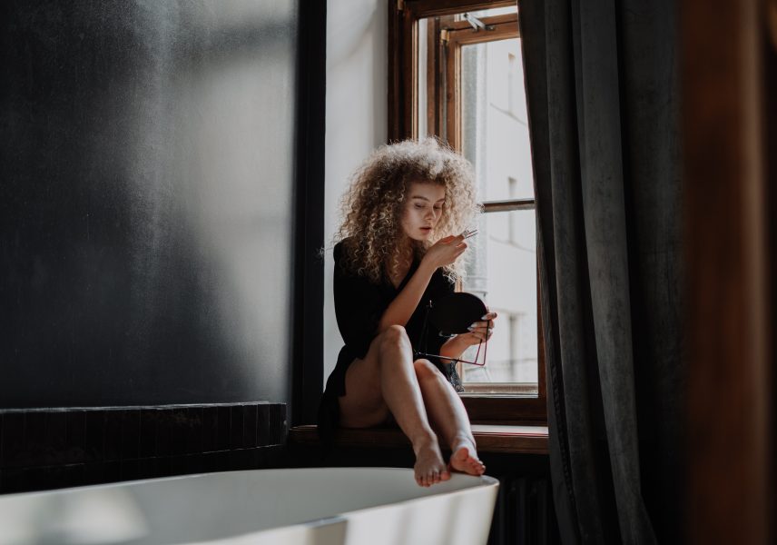 This image has an empty alt attribute; its file name is pexels-cottonbro-4154985-1400x933.jpg